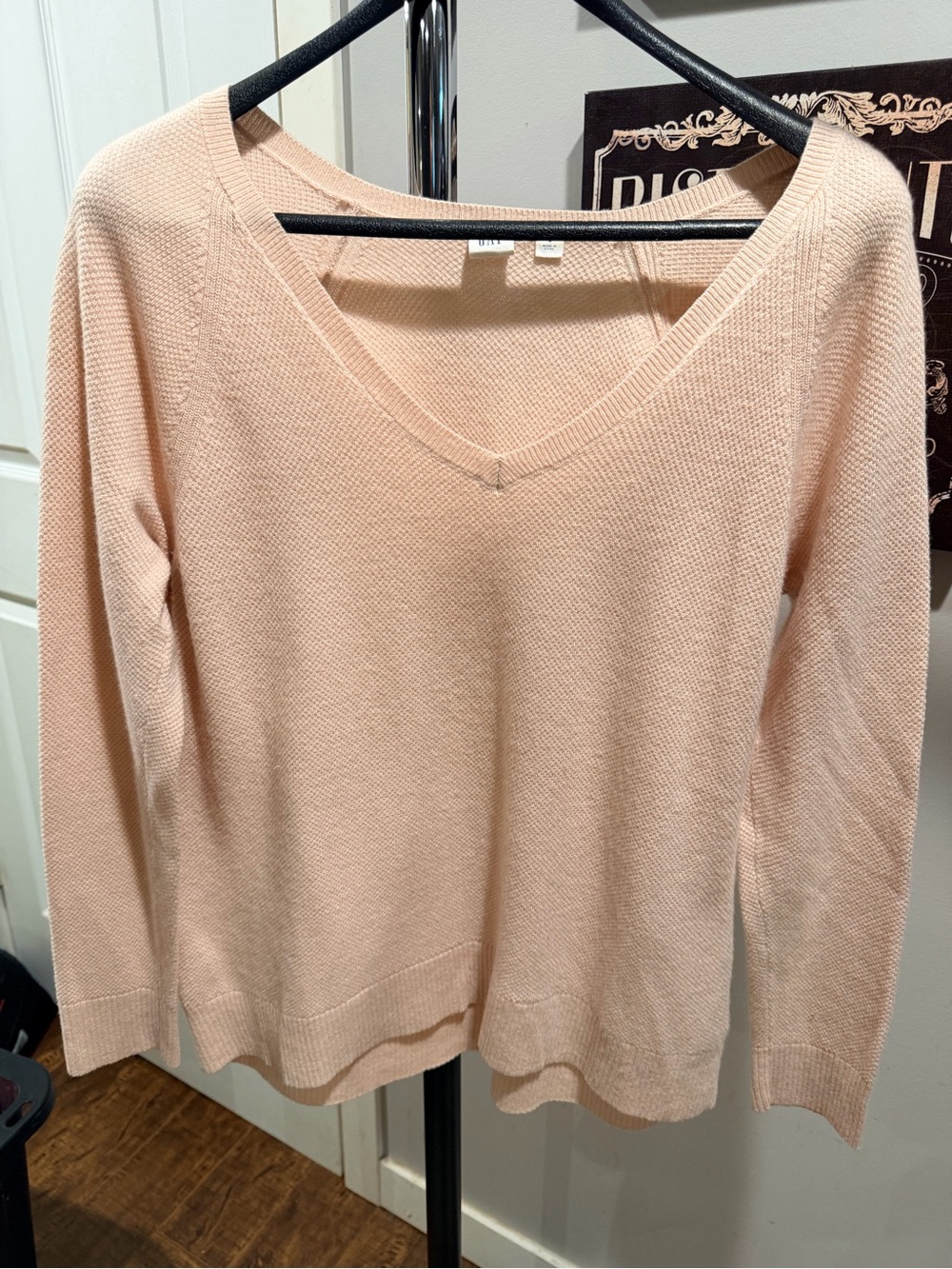 GAP Women's Light Pink V-Neck Knit Sweater